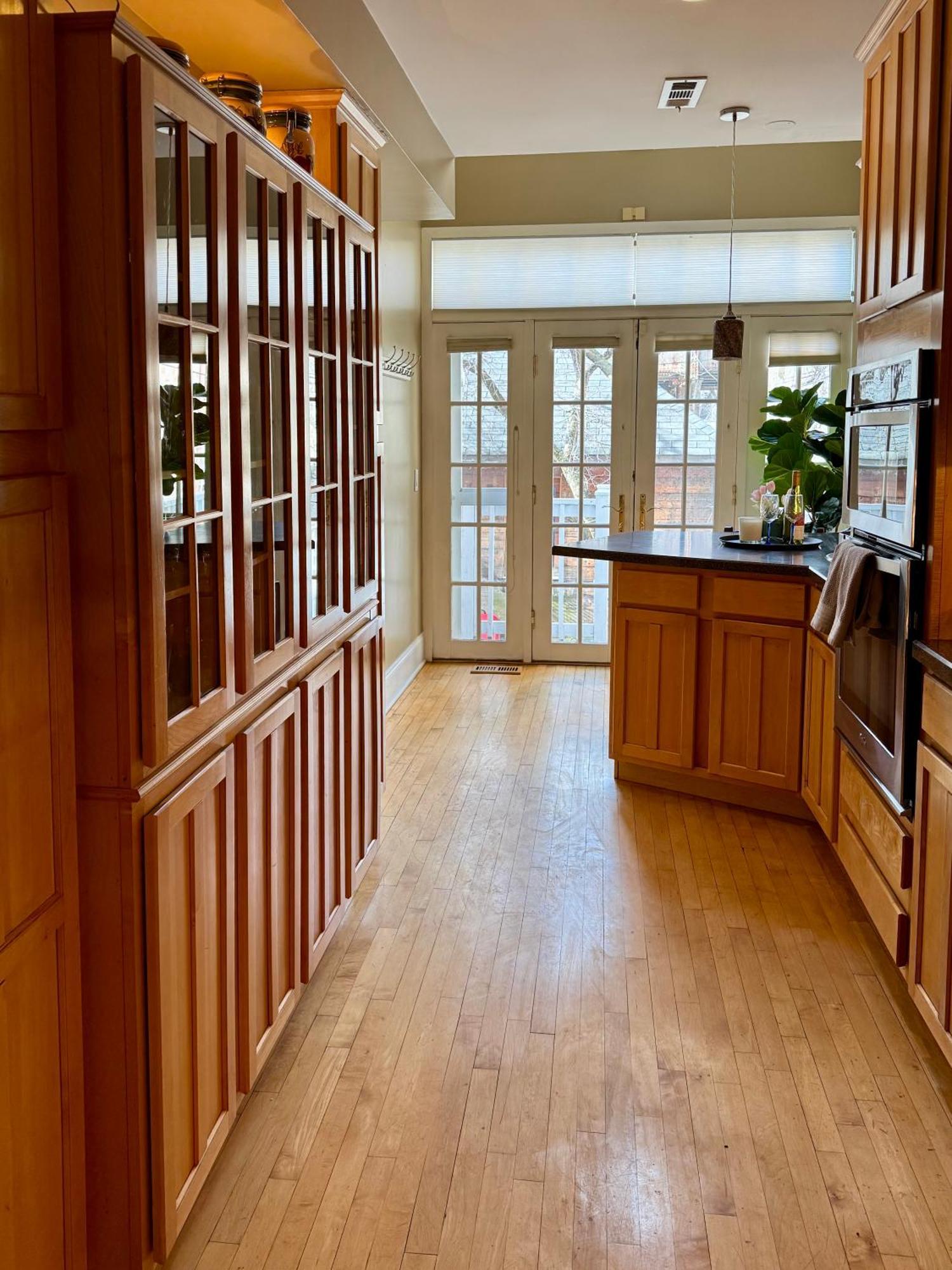 3 Bedroom Spacious Home In Ideal Location W Free Parking Back Yard Pets Welcome Chicago Exterior photo