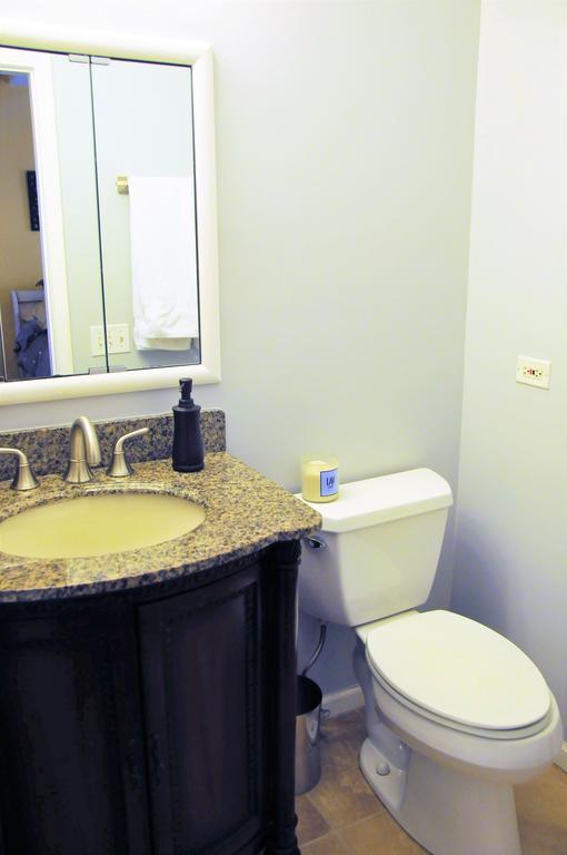 3 Bedroom Spacious Home In Ideal Location W Free Parking Back Yard Pets Welcome Chicago Exterior photo