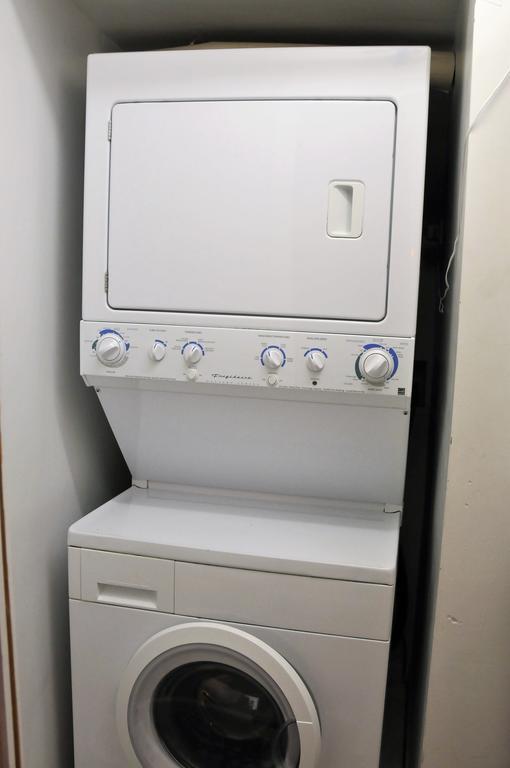 3 Bedroom Spacious Home In Ideal Location W Free Parking Back Yard Pets Welcome Chicago Exterior photo