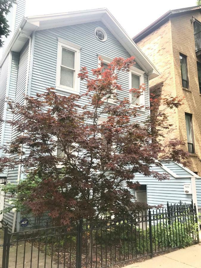 3 Bedroom Spacious Home In Ideal Location W Free Parking Back Yard Pets Welcome Chicago Exterior photo
